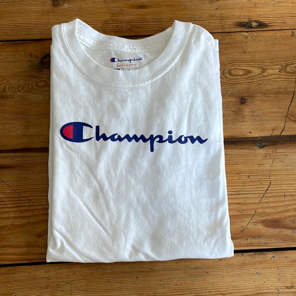Champion boys t-shirt. Size youth large. (14-16)